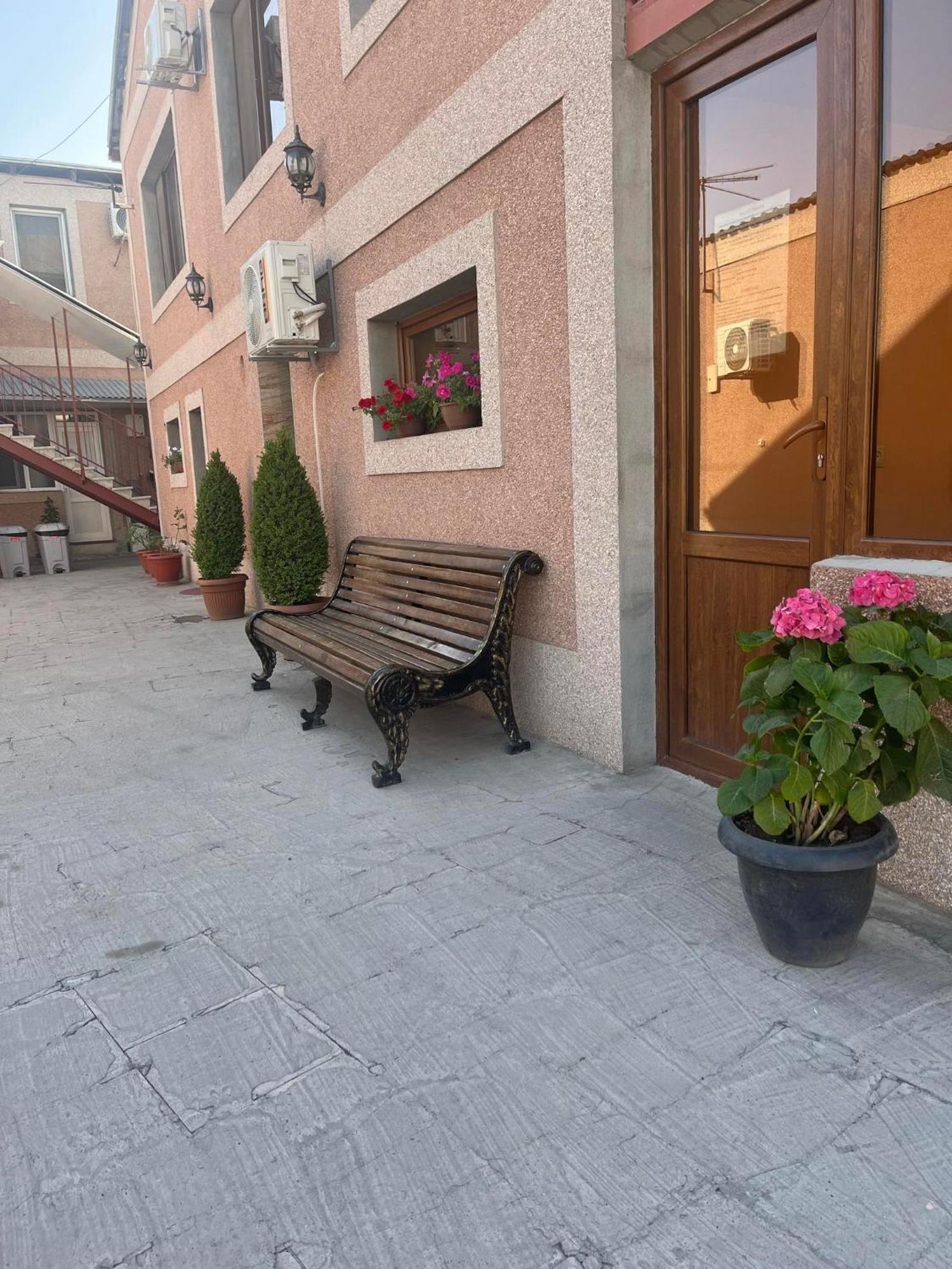 יירבאן Styopa Hotel מראה חיצוני תמונה