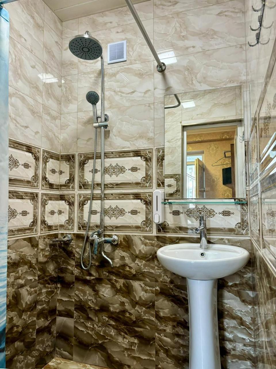 יירבאן Styopa Hotel מראה חיצוני תמונה