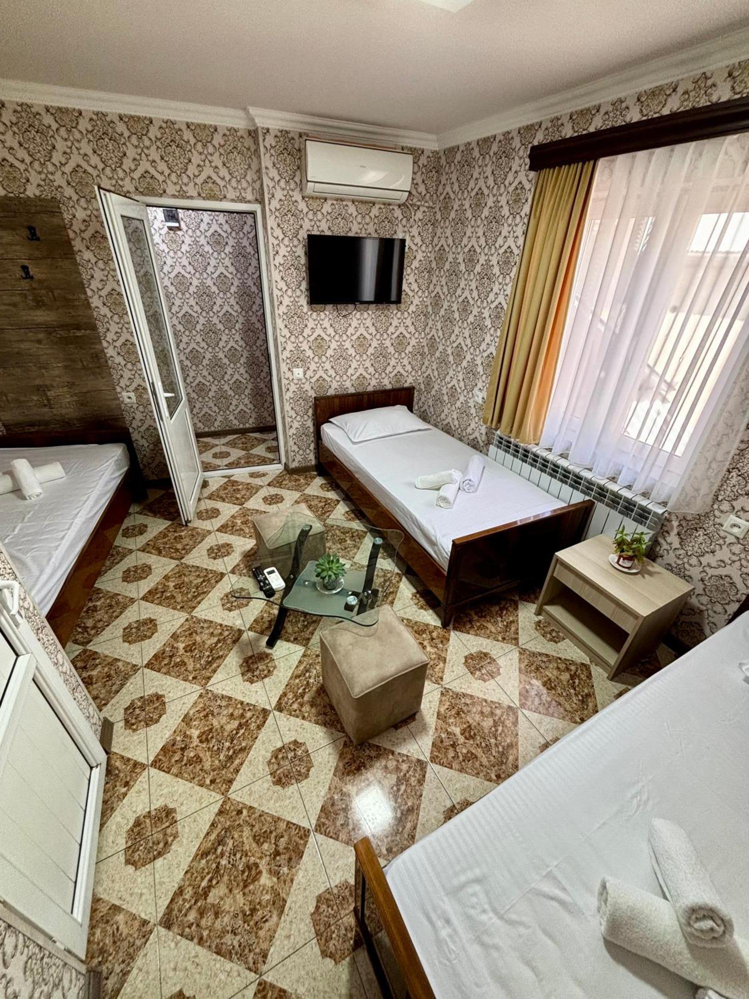 יירבאן Styopa Hotel מראה חיצוני תמונה